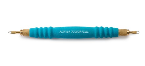 Detail image of a Xiem Tools double-ended sculpting tool with a blue rubber handle, ideal for shaping and detailing clay.